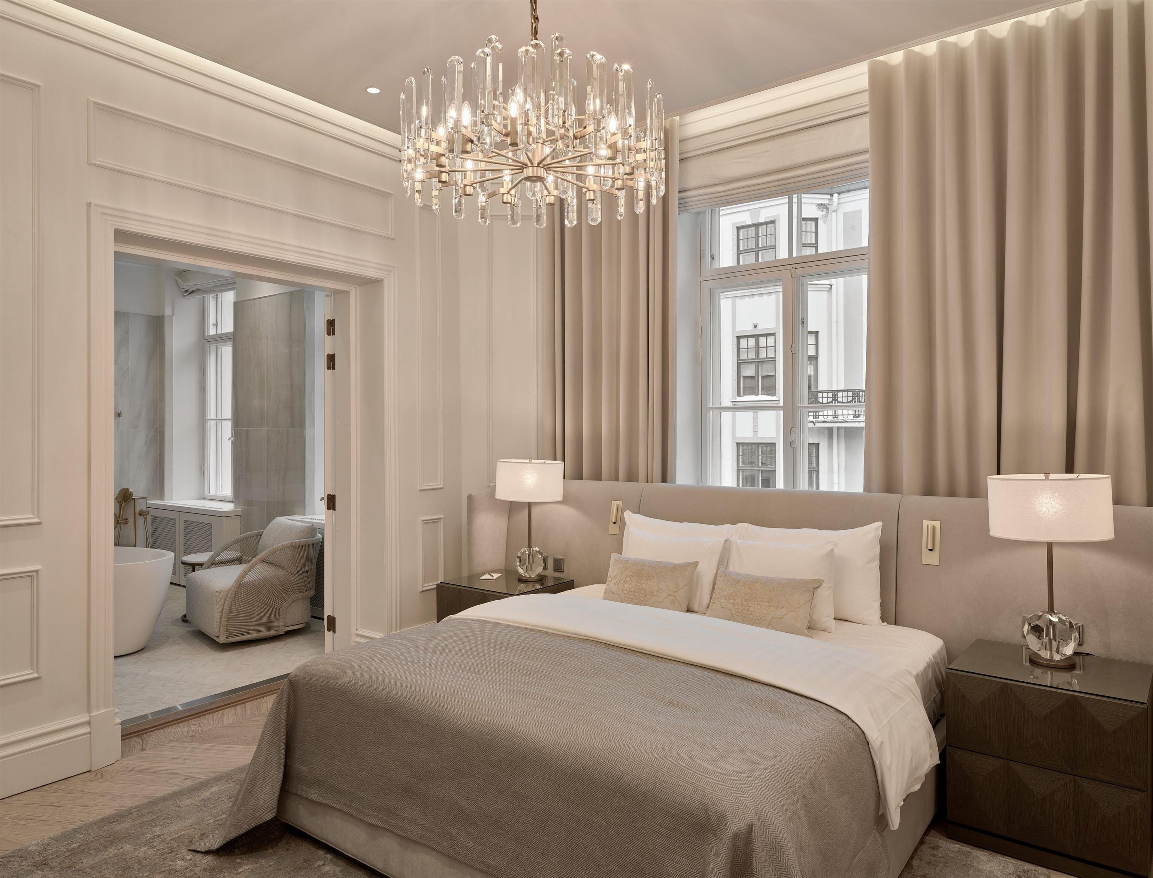 Premium bedding, down comforters, minibar, in-room safe