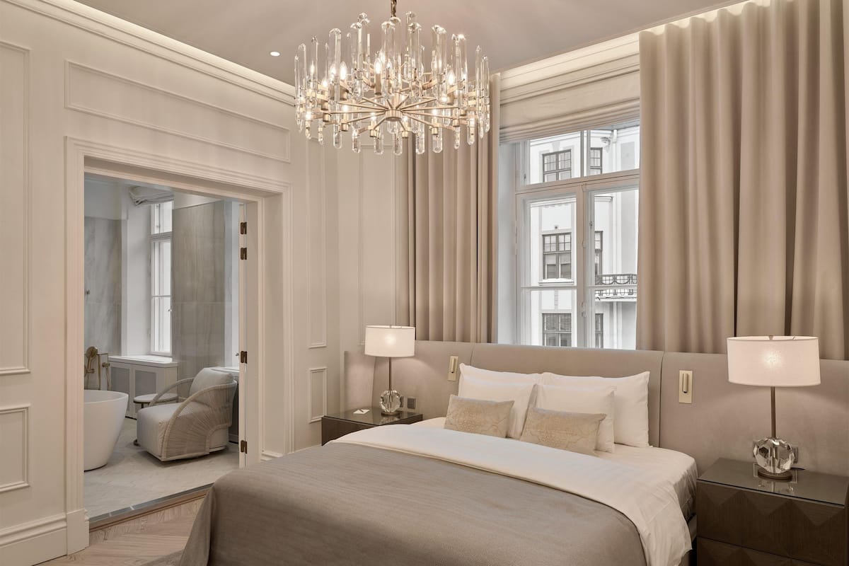 Premium bedding, down comforters, minibar, in-room safe