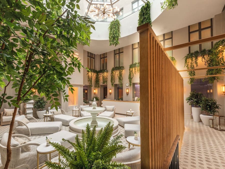 Couples treatment rooms, sauna, hot tub, steam room, body treatments