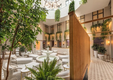 Salas de tratamiento para parejas, un sauna, una bañera de hidromasaje. Waldorf Astoria Helsinki