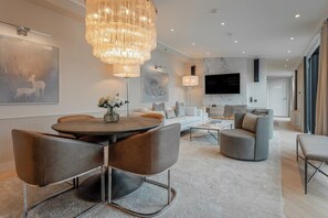 Premium bedding, down duvets, minibar, in-room safe - Waldorf Astoria Helsinki (Helsinki)