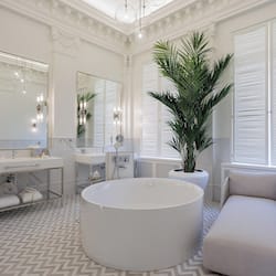 Signature Suite (Maria) | Bathroom