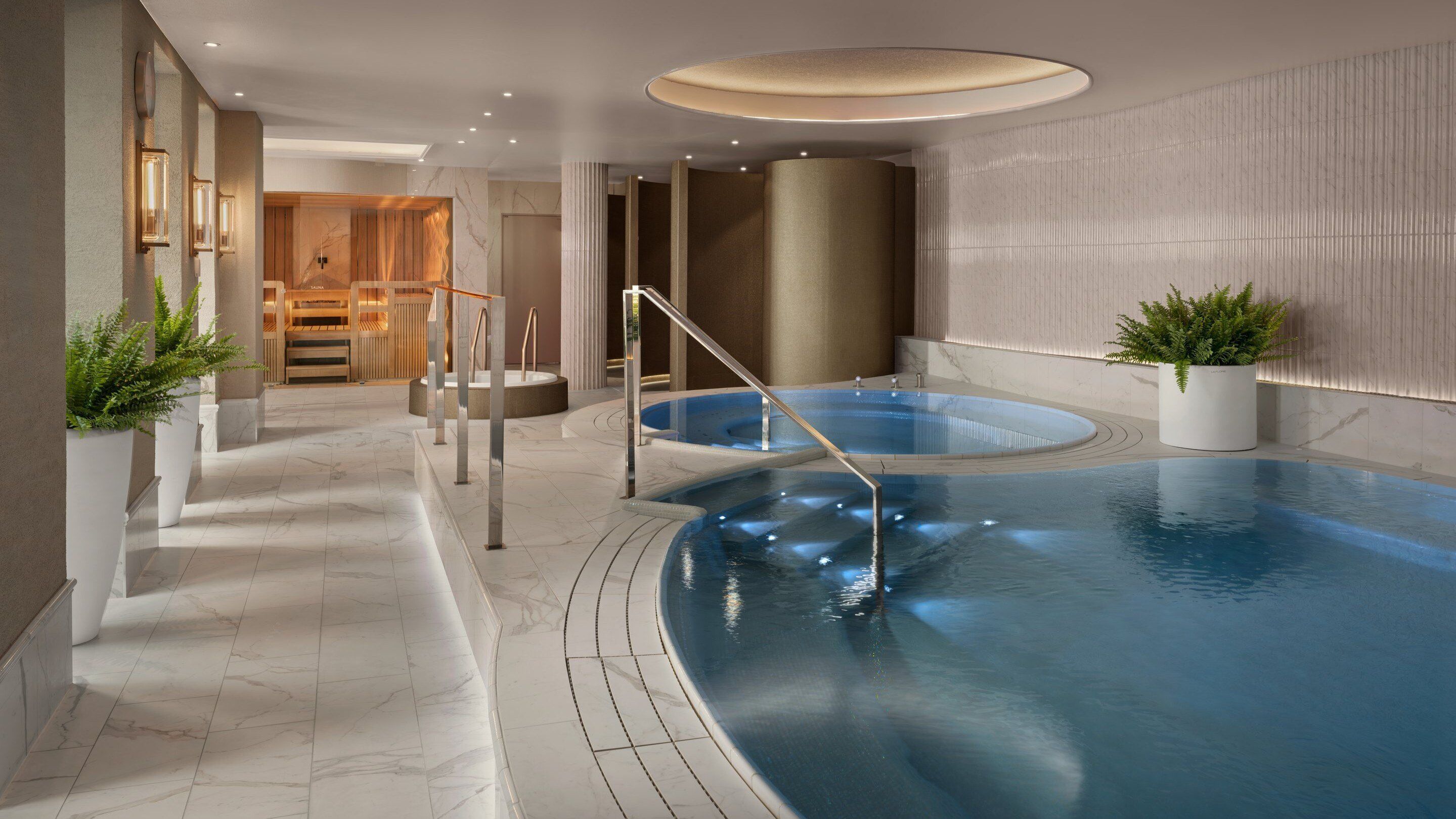 Heitur pottur innandyra