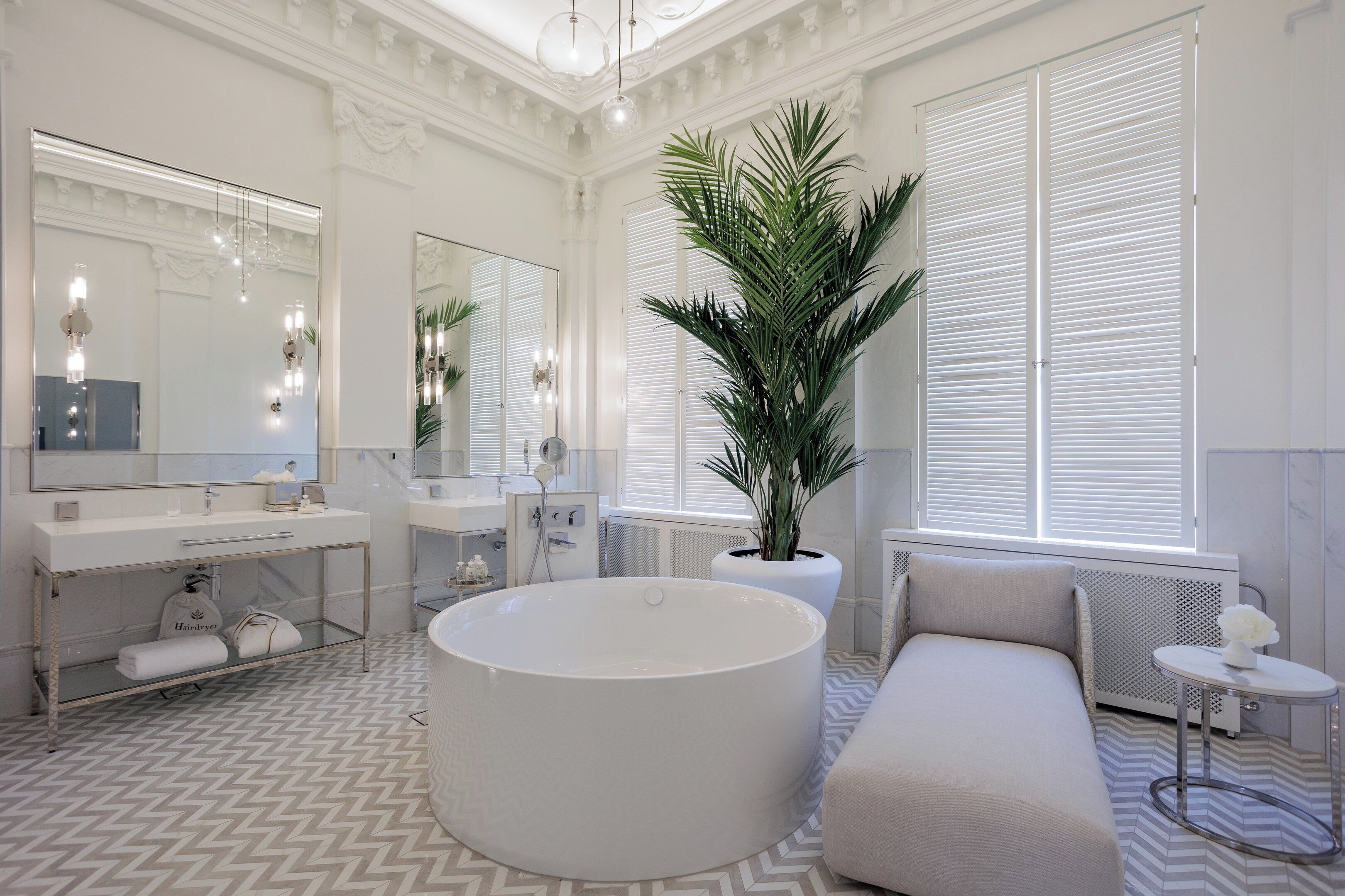 Signature Suite | Premium bedding, down comforters, minibar, in-room safe