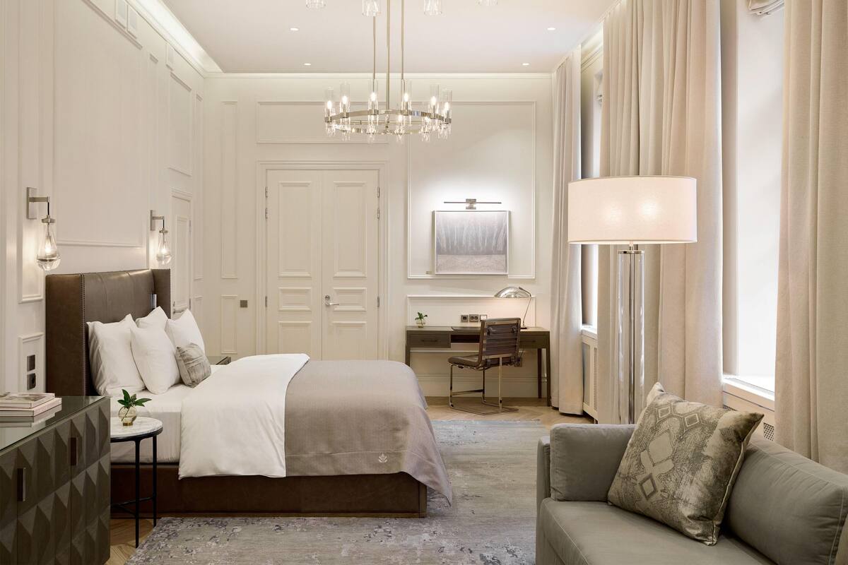 Premier Room, 1 King Bed (Spa) | Premium bedding, down comforters, minibar, in-room safe