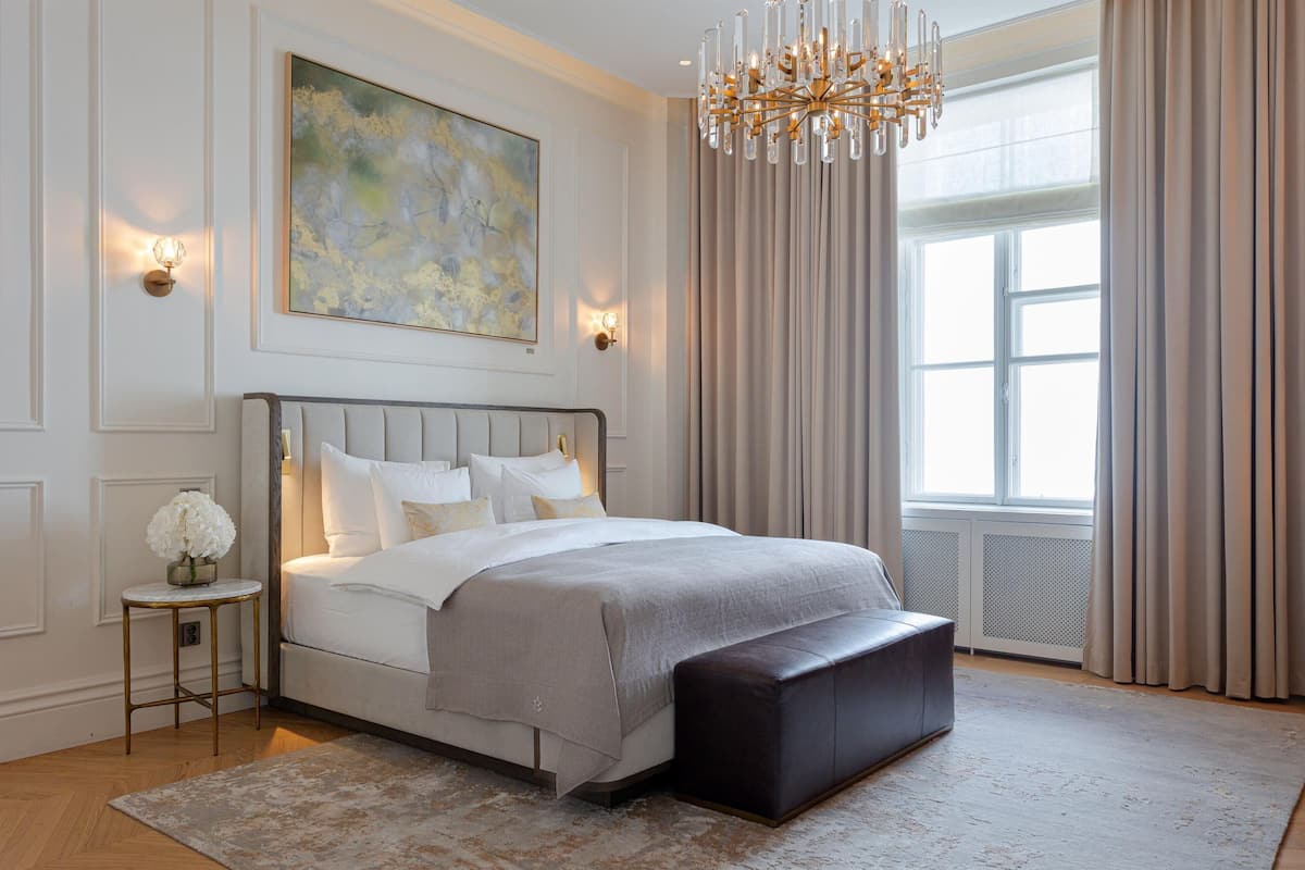 Suite, 1 Bedroom | Premium bedding, down comforters, minibar, in-room safe
