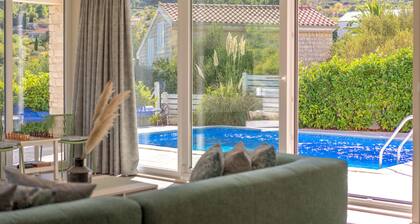 Villa Anouk - Modern Villa with Pool & Spa