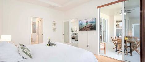 4 bedrooms, desk, iron/ironing board, free WiFi