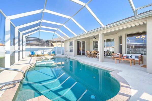 Indoor pool, outdoor pool
