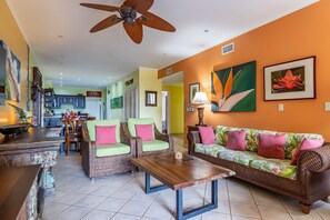 Smart TV, lettore DVD, libri, impianto stereo