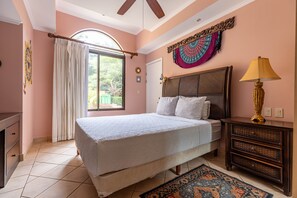 3 bedrooms, in-room safe, free WiFi, bed sheets - Best Location! Tropical 3BR Condo – Across Tamarindo Beach. (Tamarindo)