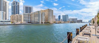 â
â
â
â
â
PENTHOUSE IN THE SKY. 3BDR/3BA LUXURY CONDO. DIRECT OCEAN VIEW.