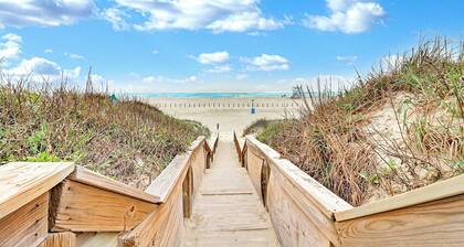 Sandpoint Seaclusion with OCEAN VIEWS,ELEVATOR,PRIVATE POOL,& Beach Boardwalk