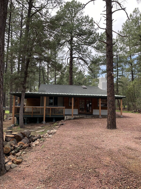 Exterior - Strawberry Cabin 3BR, 2BA (Pine)