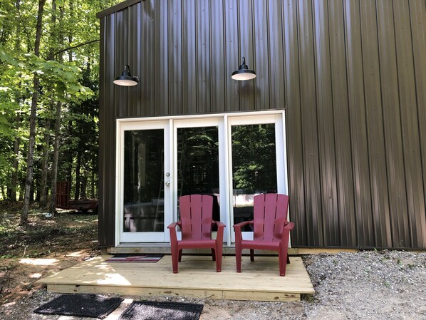 Exterior detail - Hockey Room - Sleeps 7, Two TVs & Wooded Trails (Benzonia)
