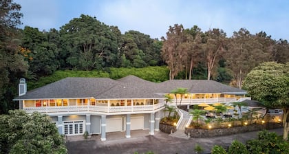 6,500+sf Private Estate Hosted Bed & Breakfast w/ 4 King suites