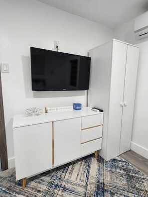 Interior - Beach Vibes New Apartment (Miami)