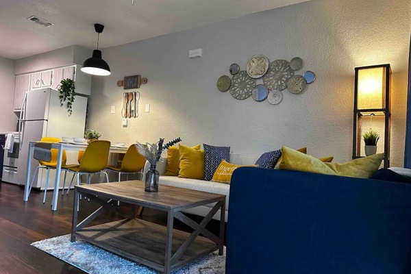 Living room with open concept with kitchen and dinning table