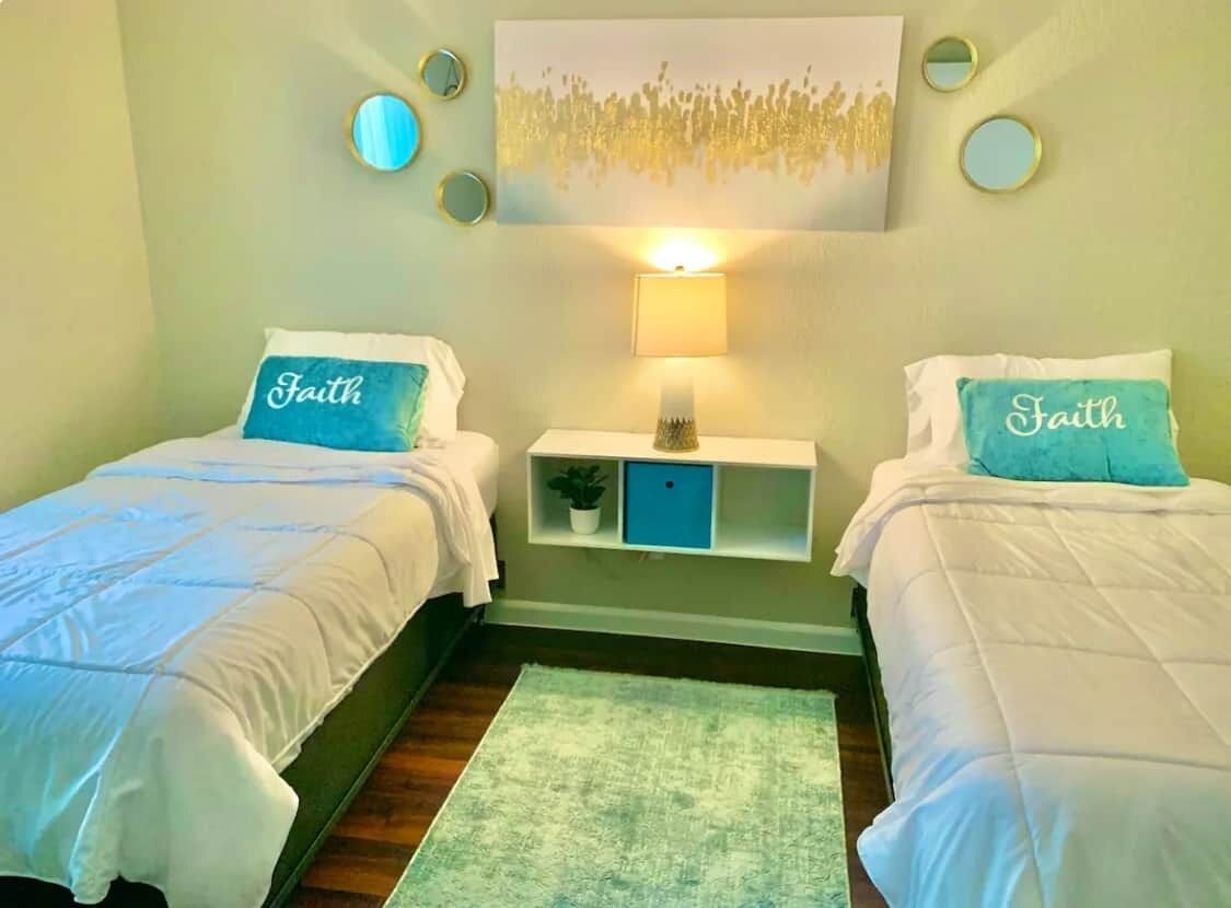 2 bedrooms, iron/ironing board, WiFi, bed sheets