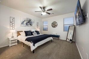 3 bedrooms, iron/ironing board, bed sheets - House with Community Pool and Putting Green (Las Cruces)