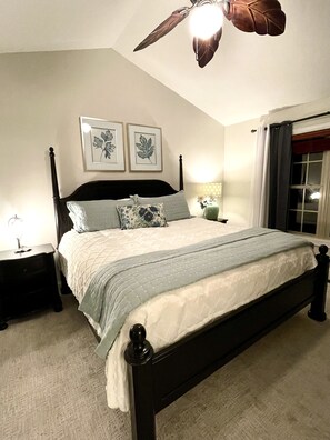 3 makuuhuonetta, työpöytä, silitysrauta/-lauta, ilmainen Wi-Fi