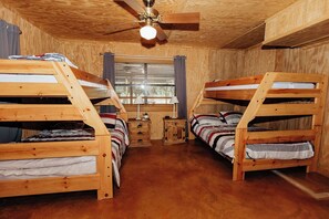 3 bedrooms, free WiFi - River Frontage in the Comanche Crossing Subdivision (Concan)