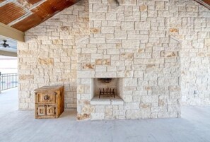 المنطقة المحيطة بالمنشأة