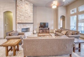 Smart TV, fireplace, DVD player