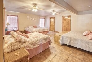 4 bedrooms, free WiFi