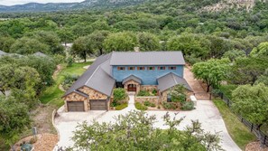 Exterior - Heartstone Subdivsion with pool and river frontage (Concan)