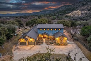 Exterior - Heartstone Subdivsion with pool and river frontage (Concan)