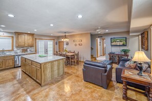 Smart TV - Large river front home in Cypress Bend (Concan)