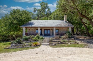 Exterior - Beautiful home in the Comanche Crossing Subdivision (Concan)