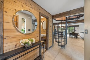 Interior - Mountain Retreat - Close to Town! (Boulder)
