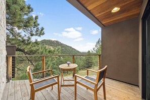 Property grounds - Mountain Retreat - Close to Town! (Boulder)