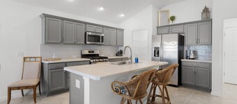 Great area St Johns for golf, hiking, kayaking, and pools