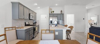 Great area St Johns for golf, hiking, kayaking, and pools