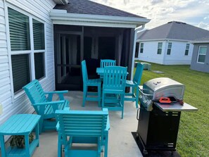 Outdoor dining - Great area St Johns for golf, hiking, kayaking, and pools (Wildwood)