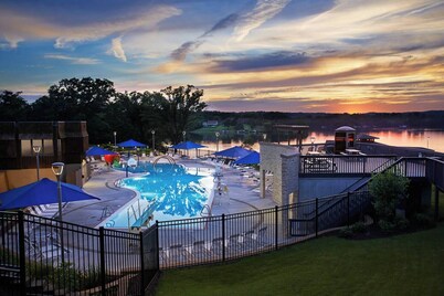 The Lake Place at Apple Canyon Lake