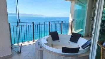 Exclusive Apartment | Terrace/patio