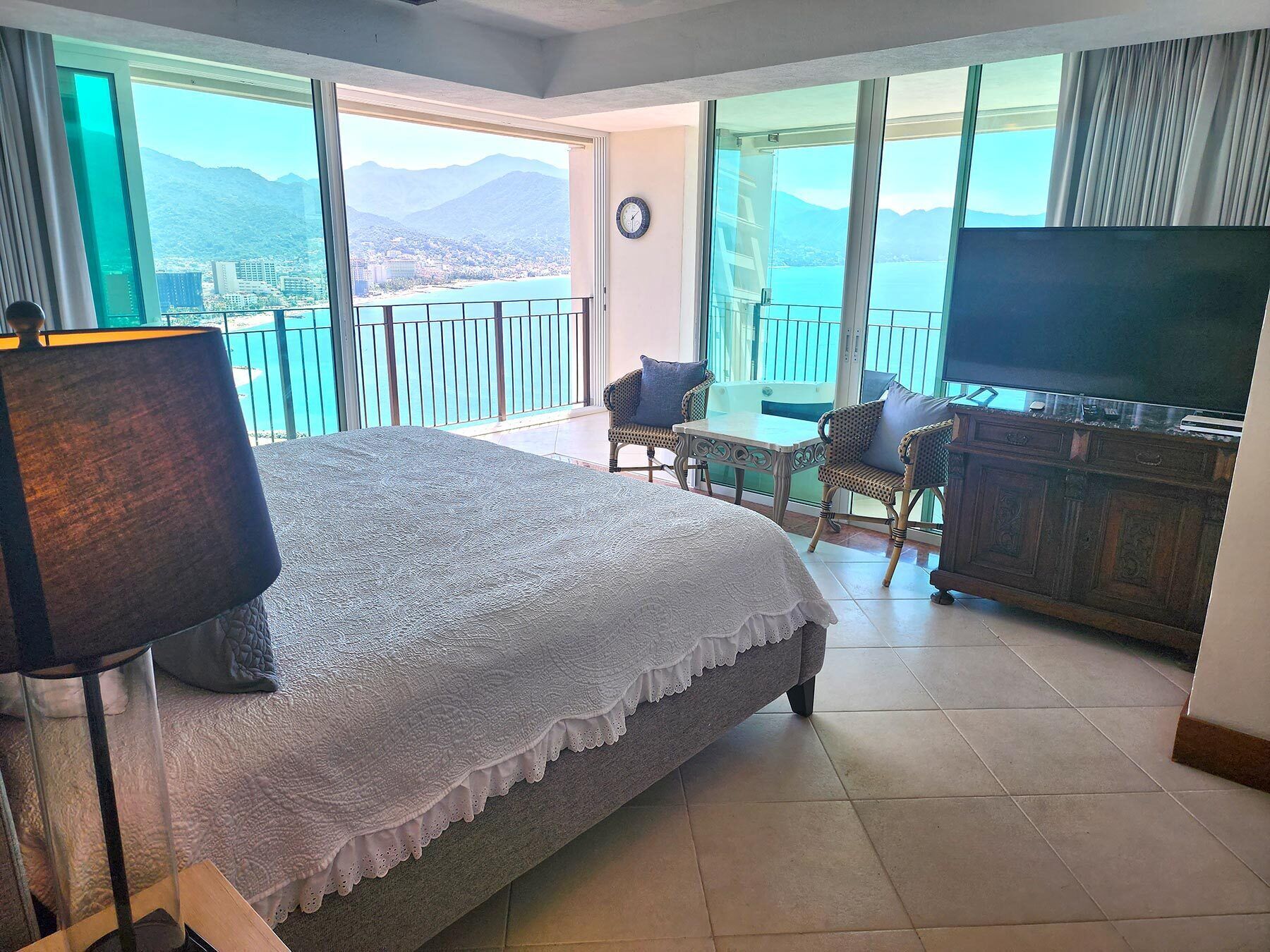 4 bedrooms, in-room safe, individually furnished, free WiFi