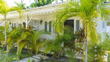 Minibar, in-room safe, individually decorated, individually furnished