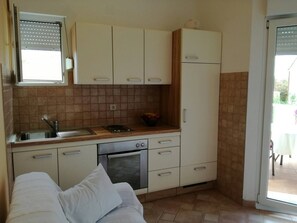 Fridge, oven, stovetop, coffee/tea maker - Apartments Marijana - one bedroom apartment A2 (Žaborić)