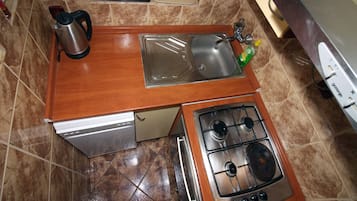 Refrigerador, microondas, horno y lavavajillas