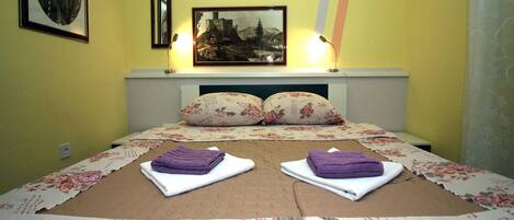 4 bedrooms, free WiFi, bed sheets