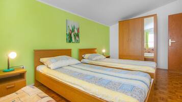 2 Schlafzimmer, Bügeleisen/Bügelbrett, Reisekinderbett, kostenloses WLAN