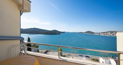 Apartments Kaina - two bedroom apartment with a sea view (yellow)