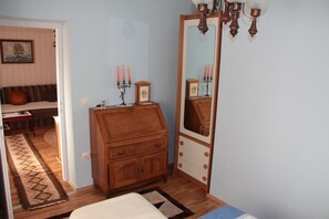 2 bedrooms, free WiFi, bed sheets - Apartments Gojevic - garden view A2 (Vodice)