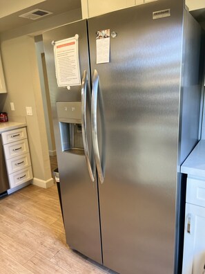 Interior - Cozy Holiday Escape Available! 2BR Condo w/ Golf & Pool (Palm Desert)