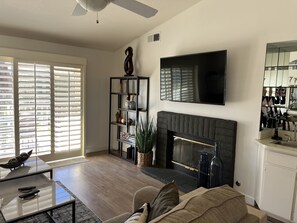 Smart TV, fireplace, books - Cozy Holiday Escape Available! 2BR Condo w/ Golf & Pool (Palm Desert)